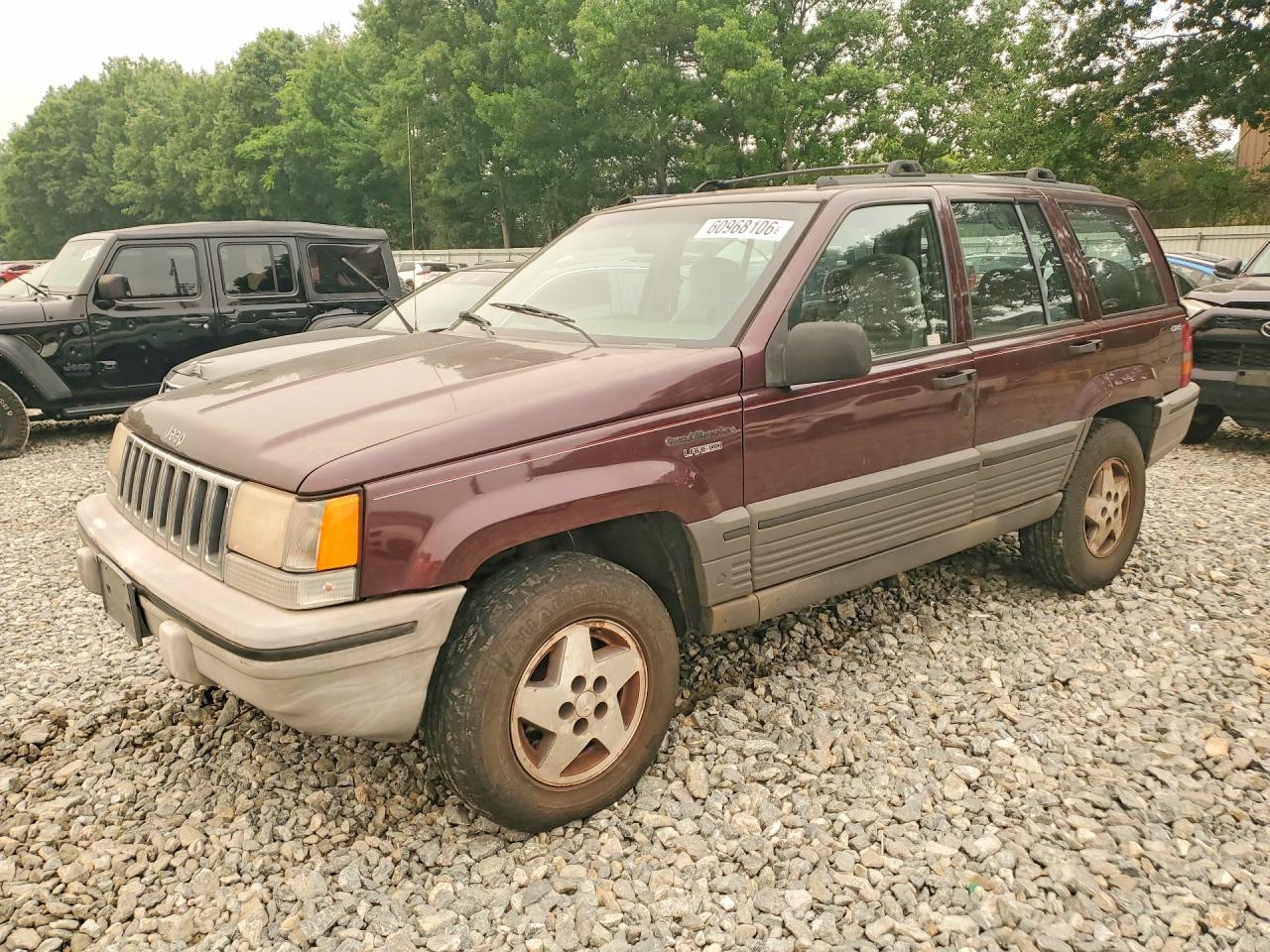 1995 Jeep Grand Cherokee Laredo, VIN 1J4GZ58S7SC554218 — Rear end