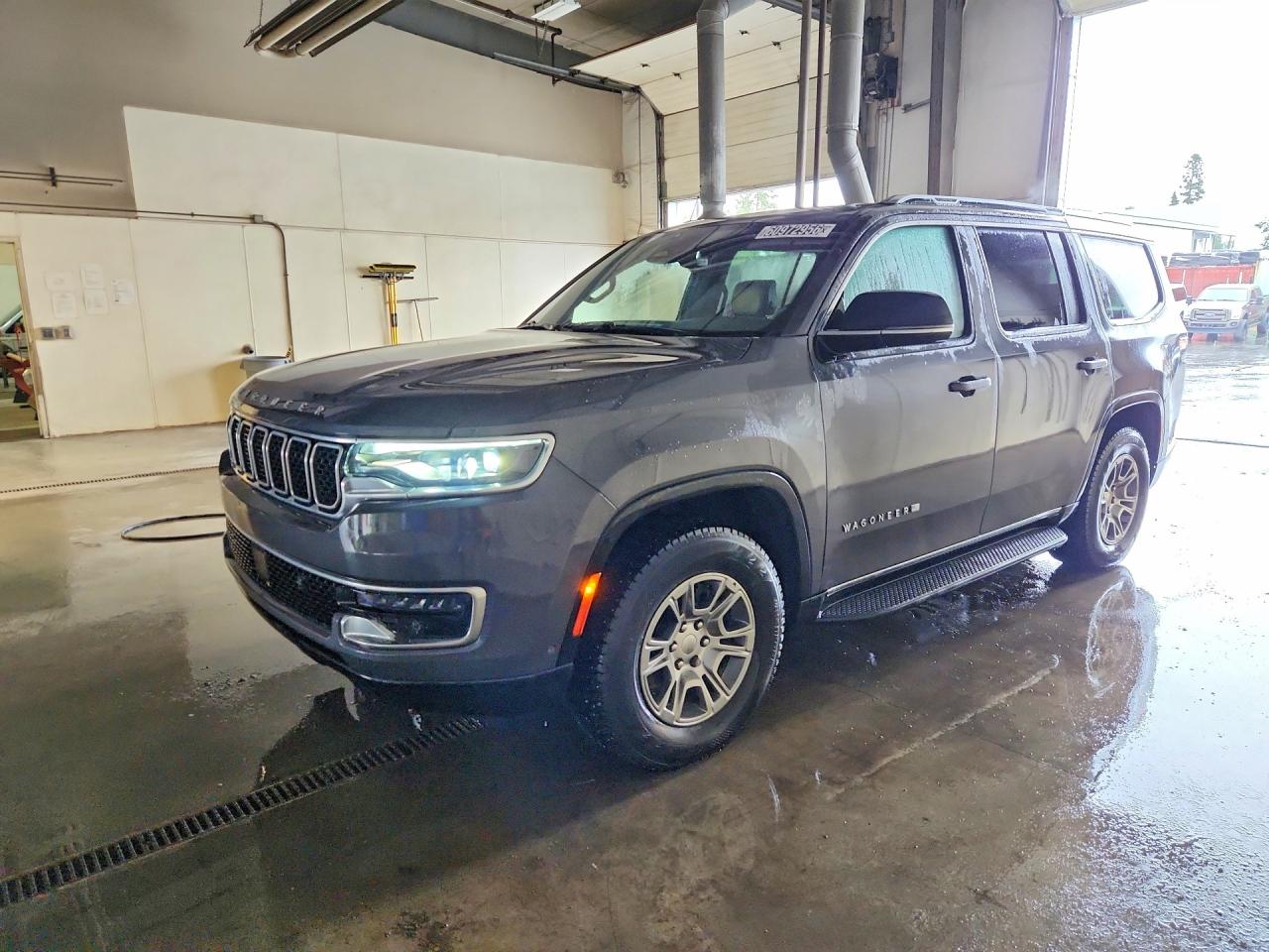 2023 Jeep Wagoneer, VIN 1C4SJVAT6PS526157 — Обычный износ