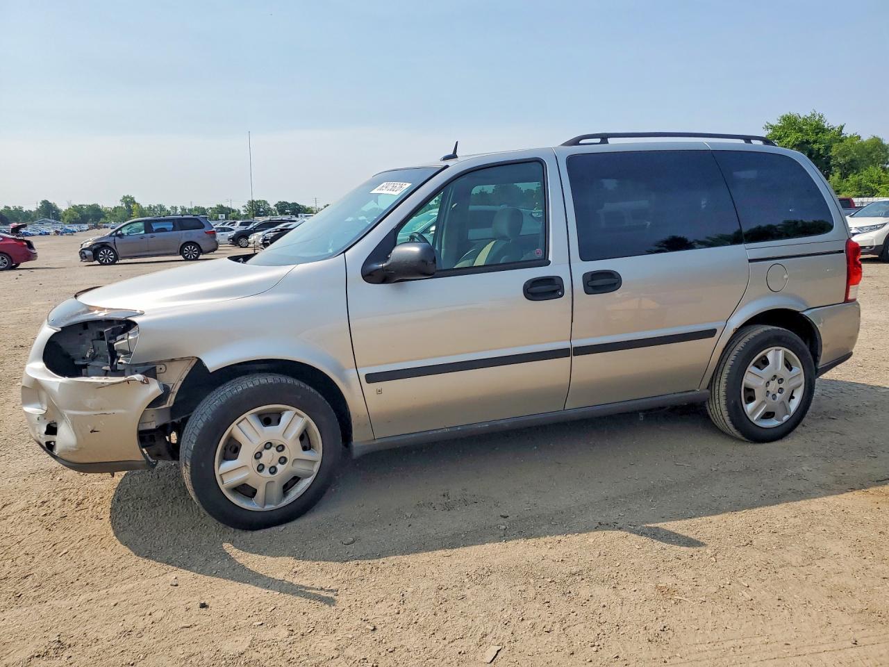 2008 Chevrolet Uplander LS, VIN 1GNDU23118D130967 — Front end