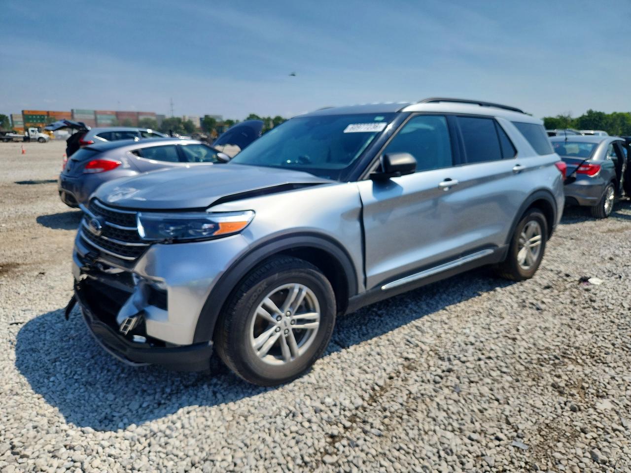 2024 Ford Explorer XLT, VIN 1FMSK7DH0RGA03167 — Перед