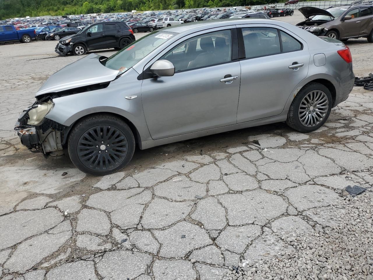 2012 Suzuki Kizashi SE, VIN JS2RF9A35C6101304 — Front end