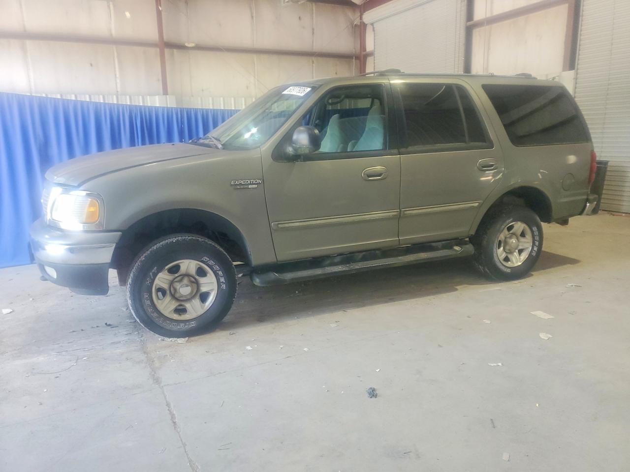 1999 Ford Expedition XLT, VIN 1FMRU1864XLC24774 — Mechanical