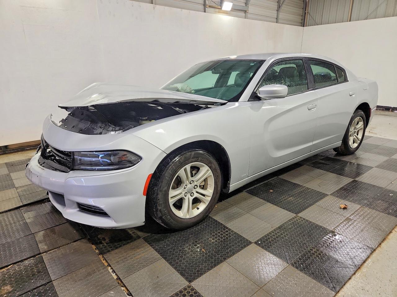 2021 Dodge Charger SXT, VIN 2C3CDXBGXMH642607 — Front end