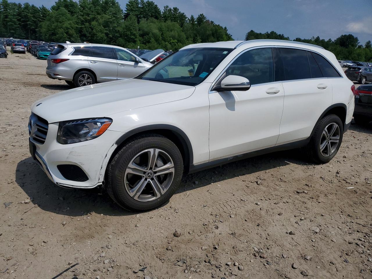 2019 Mercedes-Benz GLC 300, VIN WDC0G4KBXKV184994 — Front end