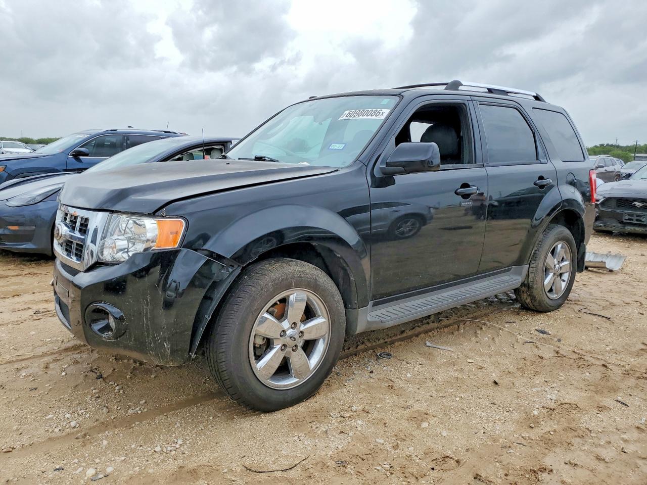 2010 Ford Escape Limited, VIN 1FMCU0EG2AKB02974 — Front end