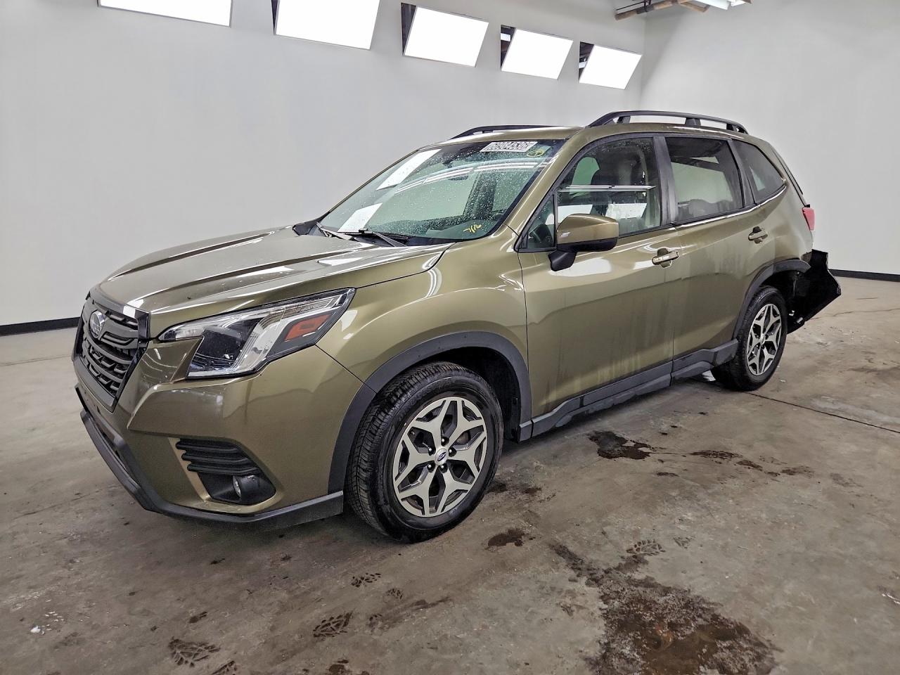 2024 Subaru Forester Premium, VIN JF2SKACC4RH446165 — Зад
