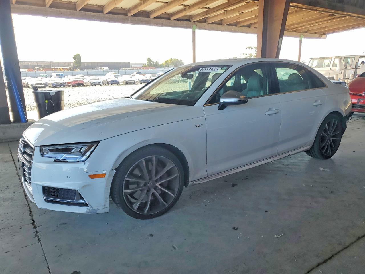 2018 Audi S4 Premium Plus, VIN WAUB4AF42JA015458 — Зад