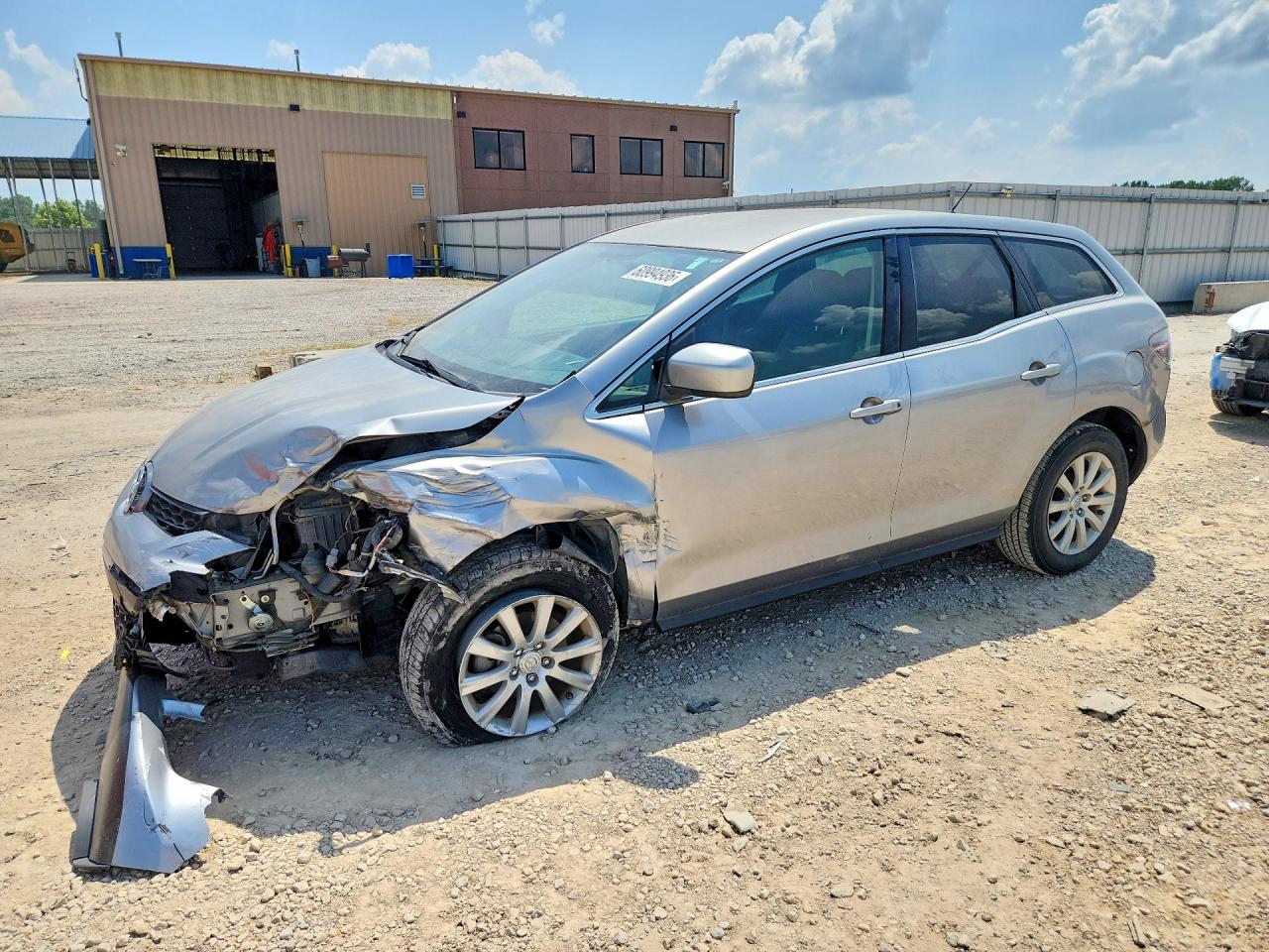 2011 Mazda CX-7 i SV, VIN JM3ER2A51B0395561 — Перед