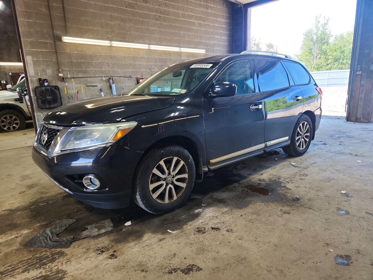 2016 Nissan Pathfinder SL, VIN 5N1AR2MM1GC626695 — Перед