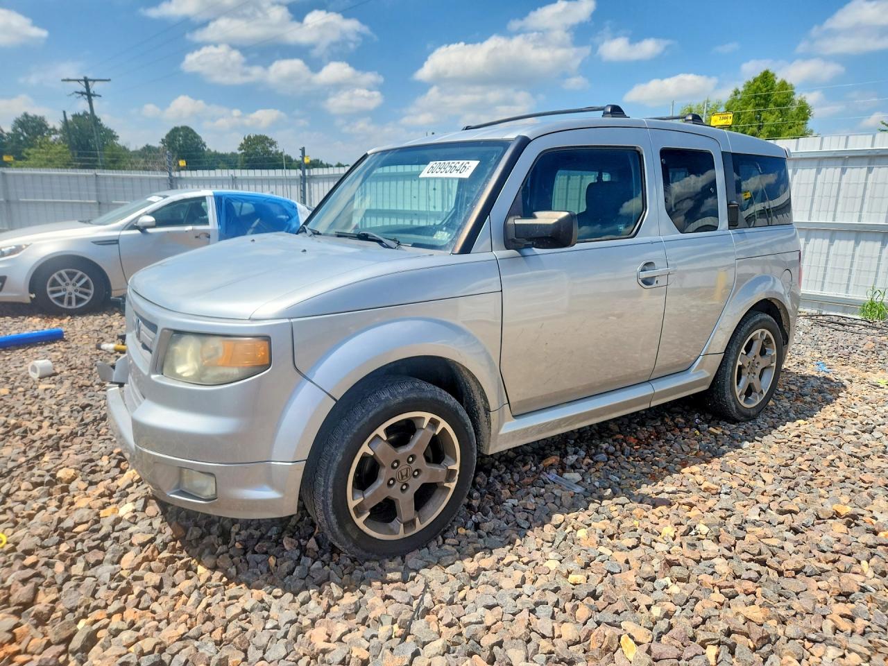 2007 Honda Element SC, VIN 5J6YH18967L000835 — Front end