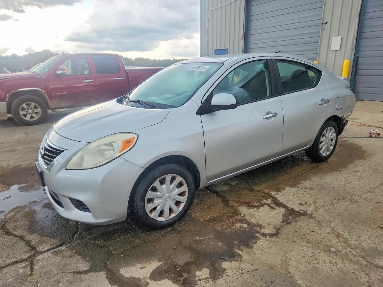 2013 Nissan Versa SV, VIN 3N1CN7AP6DL858989 — Rear end