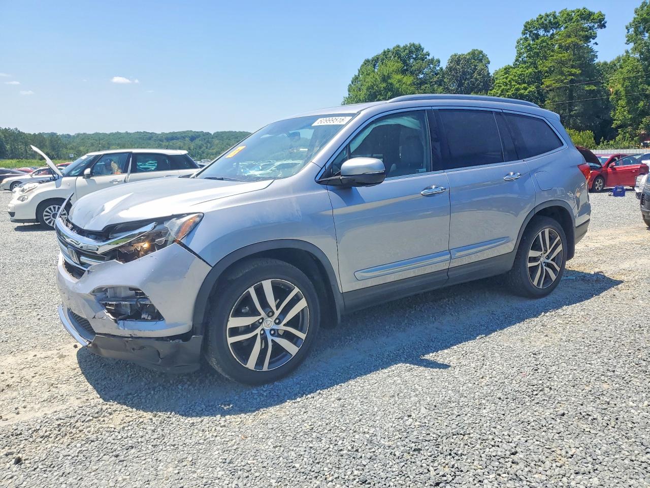 2018 Honda Pilot Touring, VIN 5FNYF5H96JB014215 — Front end
