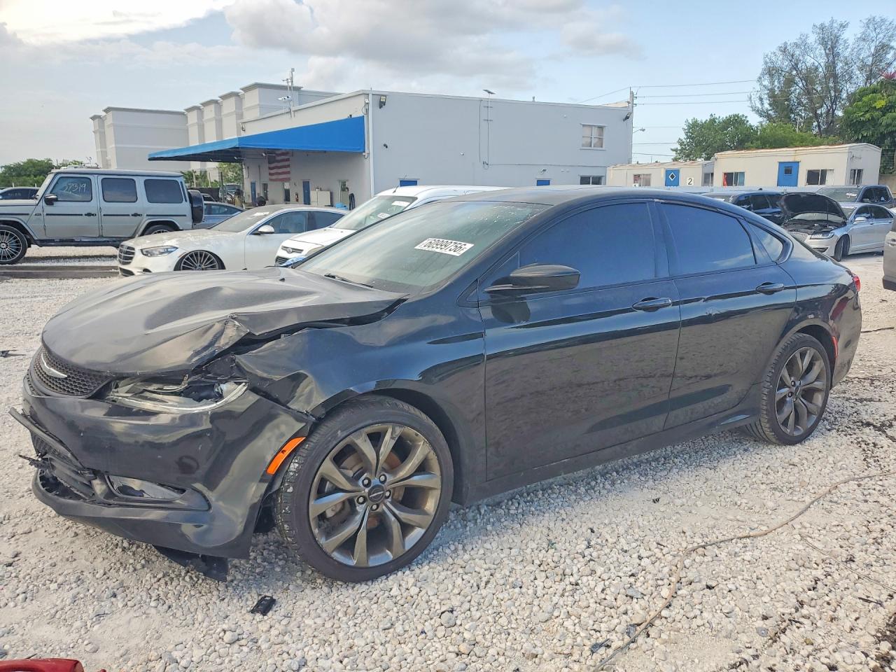 2015 Chrysler 200 S, VIN 1C3CCCBB5FN672611 — Front end