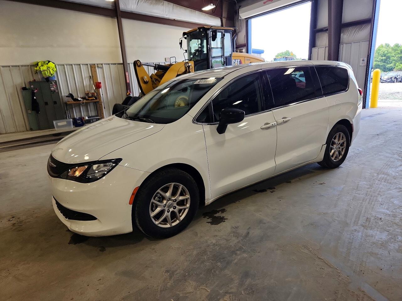2024 Chrysler Voyager LX, VIN 2C4RC1CG1RR108112 — Side