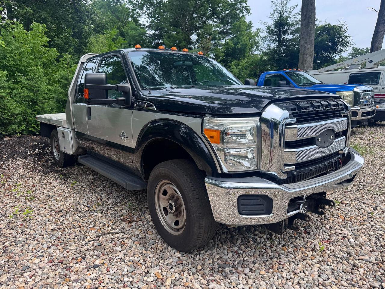 2015 Ford F-350 XLT, VIN 1FT8X3BT9FEC86109 — Minor dents and scratches