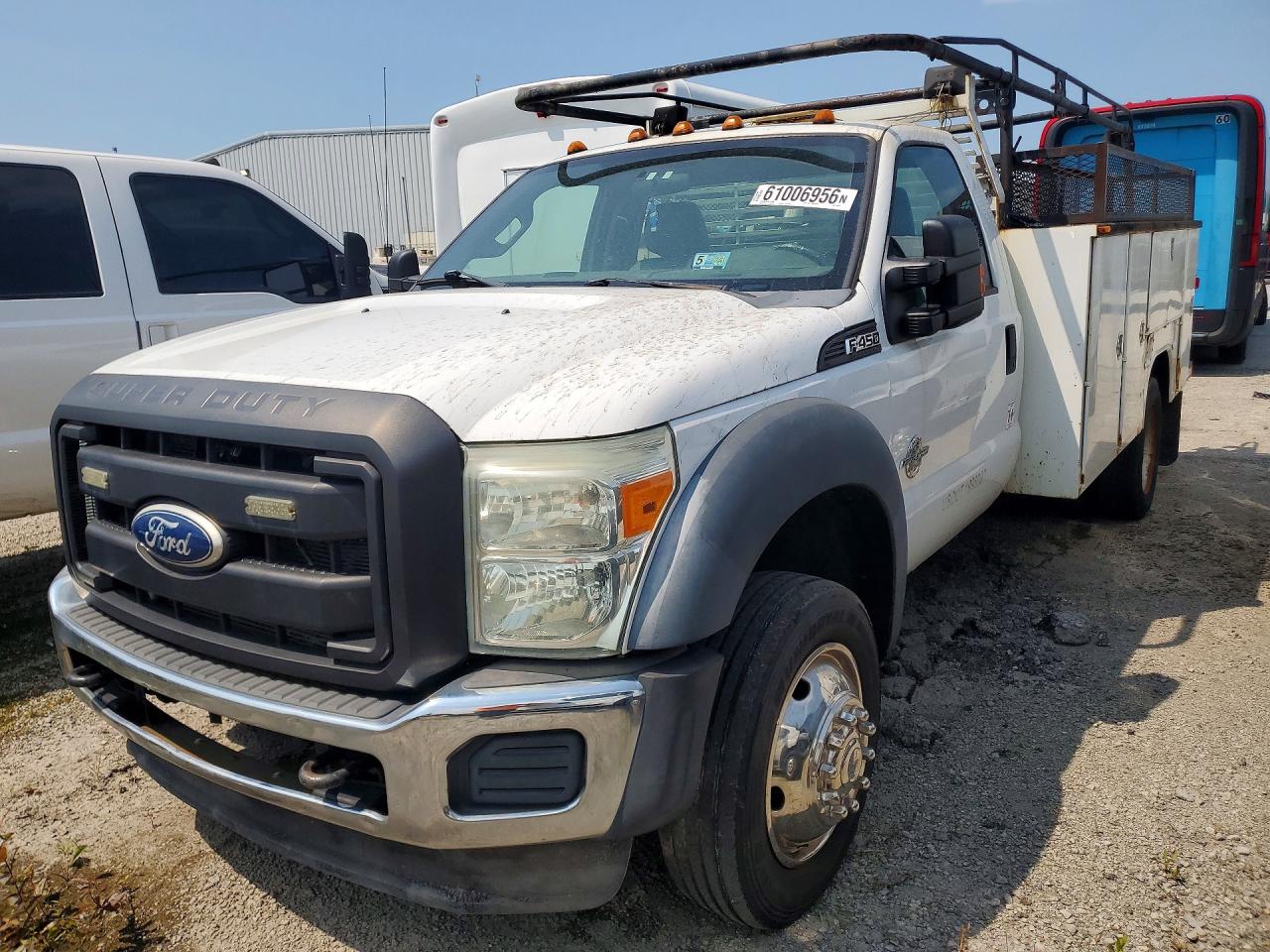 2011 Ford F-450 XL, VIN 1FDUF4GT4BEA68441 — Normal wear