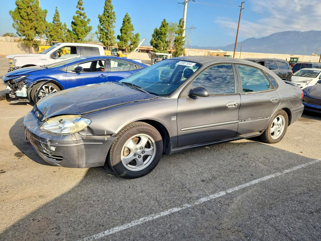 2004 Ford Taurus SES, VIN 1FAFP55SX4G197470 — Front end