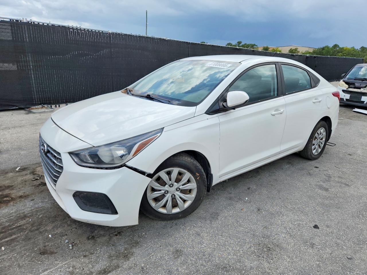 2019 Hyundai Accent SE, VIN 3KPC24A34KE077018 — Front end