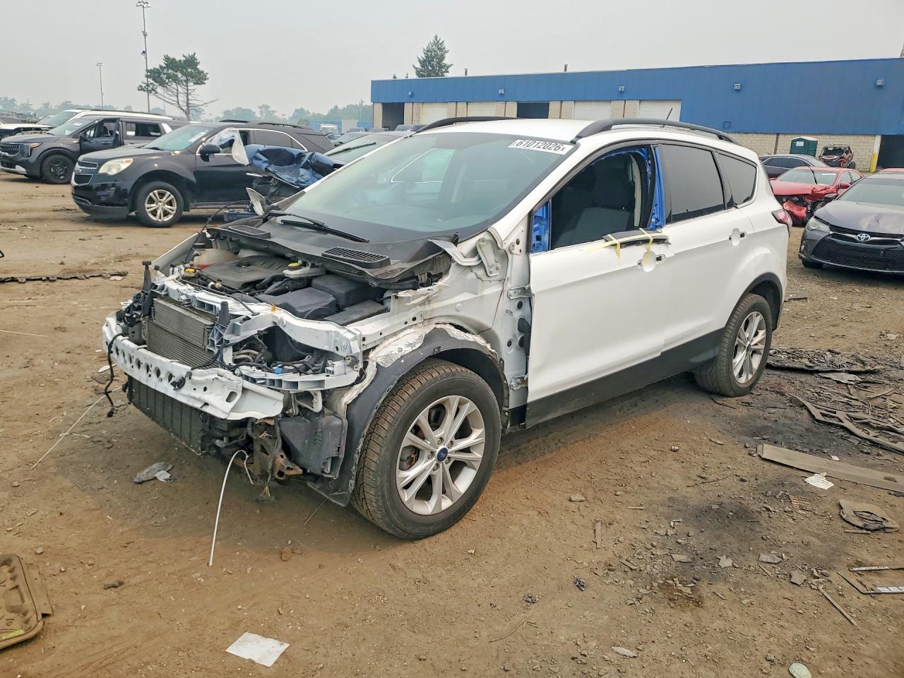 2018 Ford Escape SE, VIN 1FMCU9GD2JUB23061 — Front end