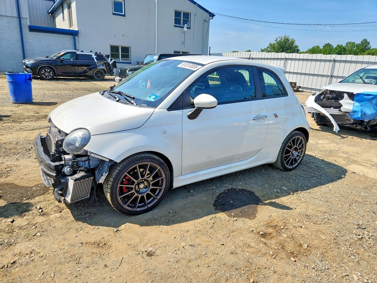 2015 FIAT 500 Abarth, VIN 3C3CFFFH6FT503608 — Front end