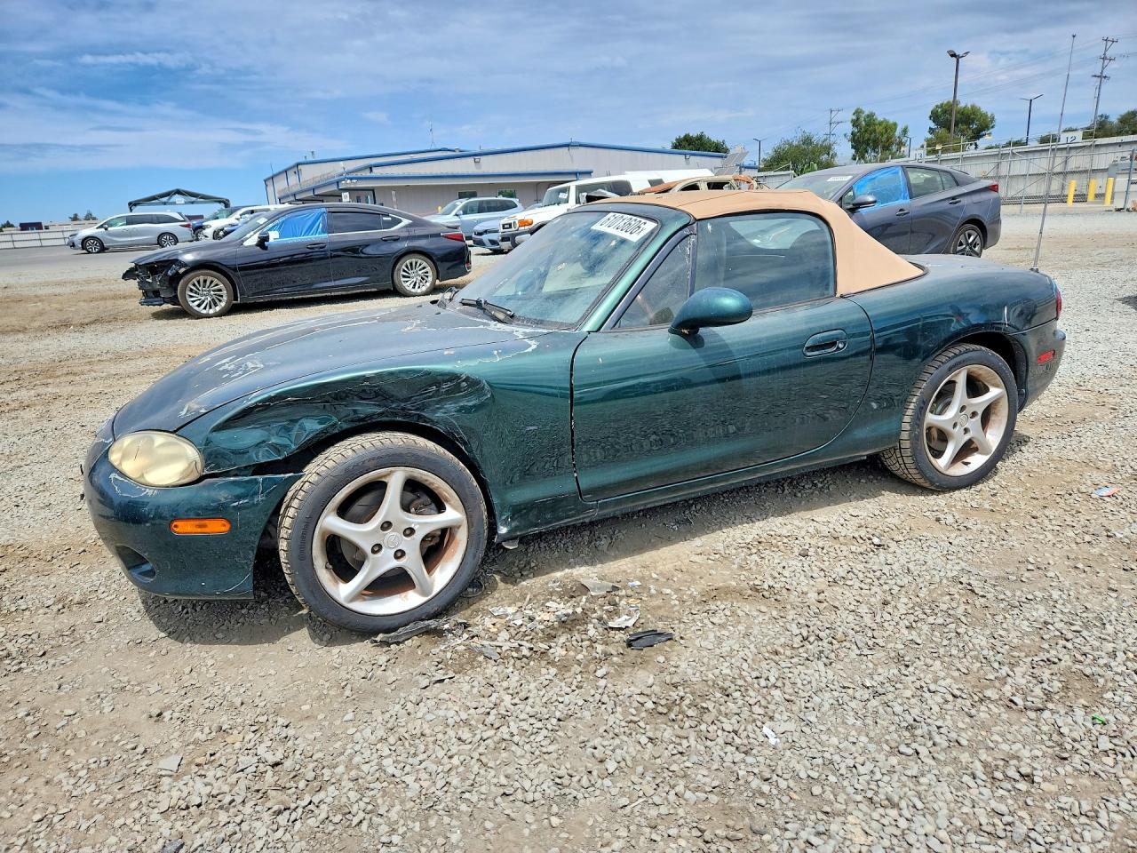 2001 Mazda MX-5 Miata, VIN JM1NB353110212847 — Front end