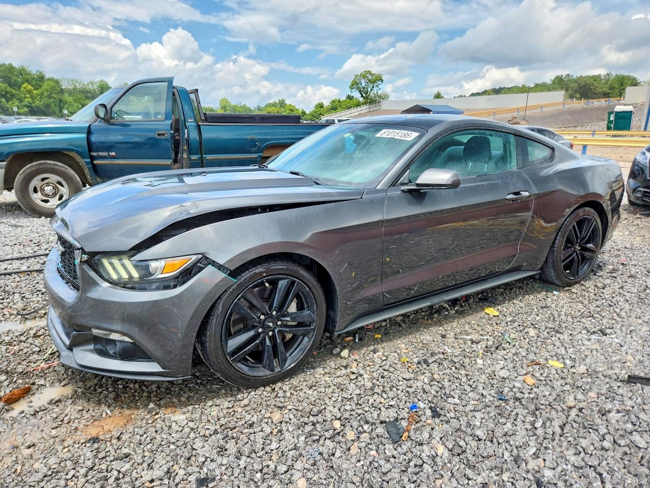 2017 Ford Mustang EcoBoost, VIN 1FA6P8TH6H5214789 — Front end