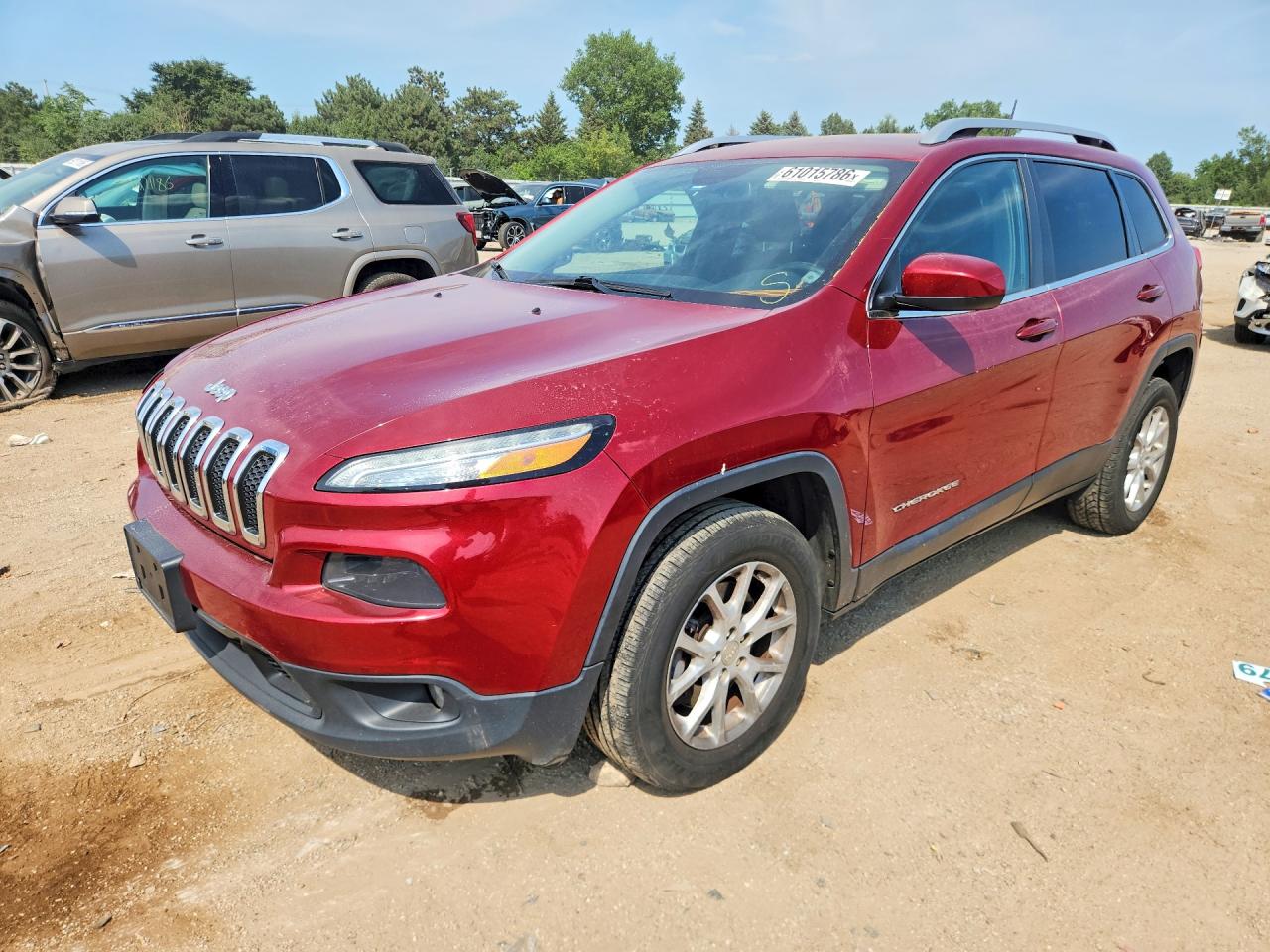 2016 Jeep Cherokee Latitude, VIN 1C4PJMCB5GW327419 — Side
