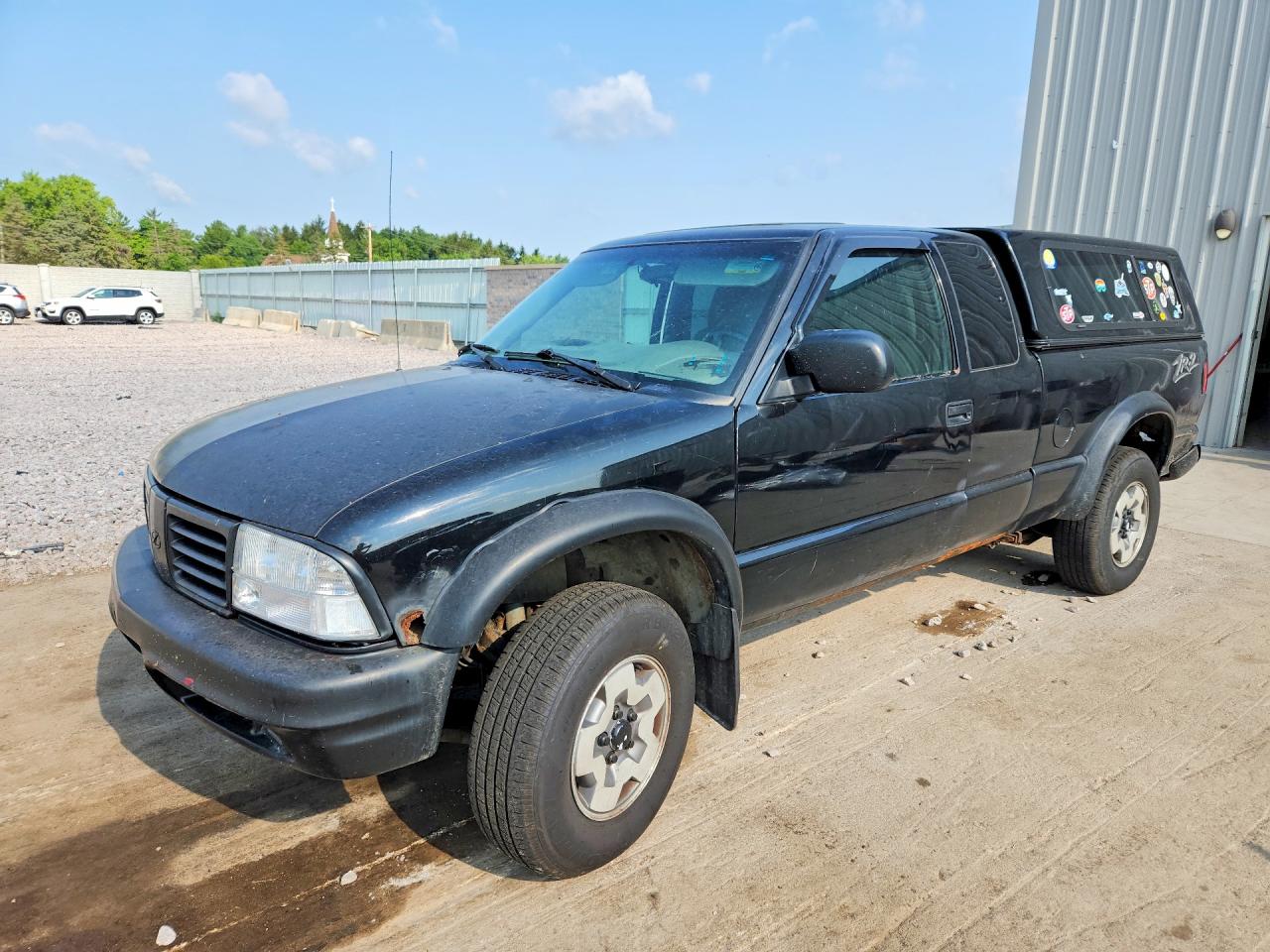 2003 Chevrolet S-10 LS, VIN 1GCCT19X738264428 — Rear end