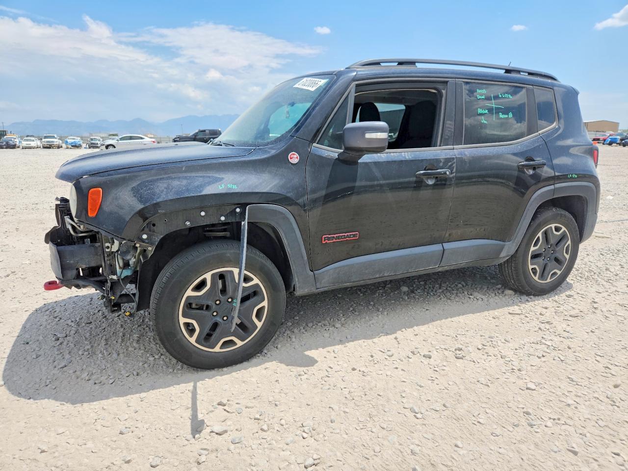 2016 Jeep Renegade Trailhawk, VIN ZACCJBCT7GPC84081 — Front end
