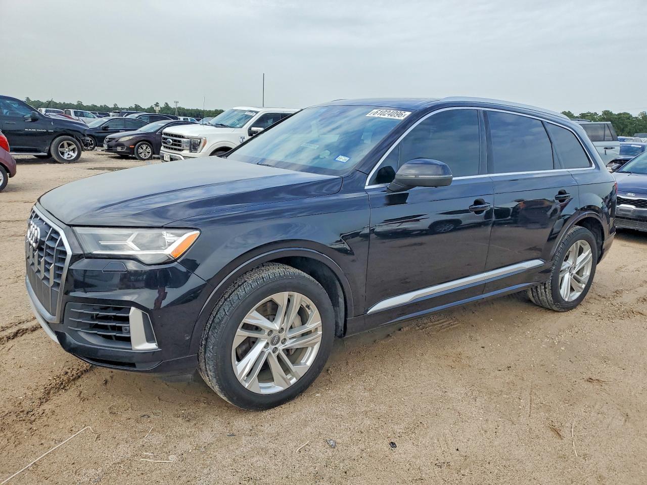 2020 Audi Q7 Premium Plus, VIN WA1LXAF71LD004584 — Мелкие вмятины и царапины