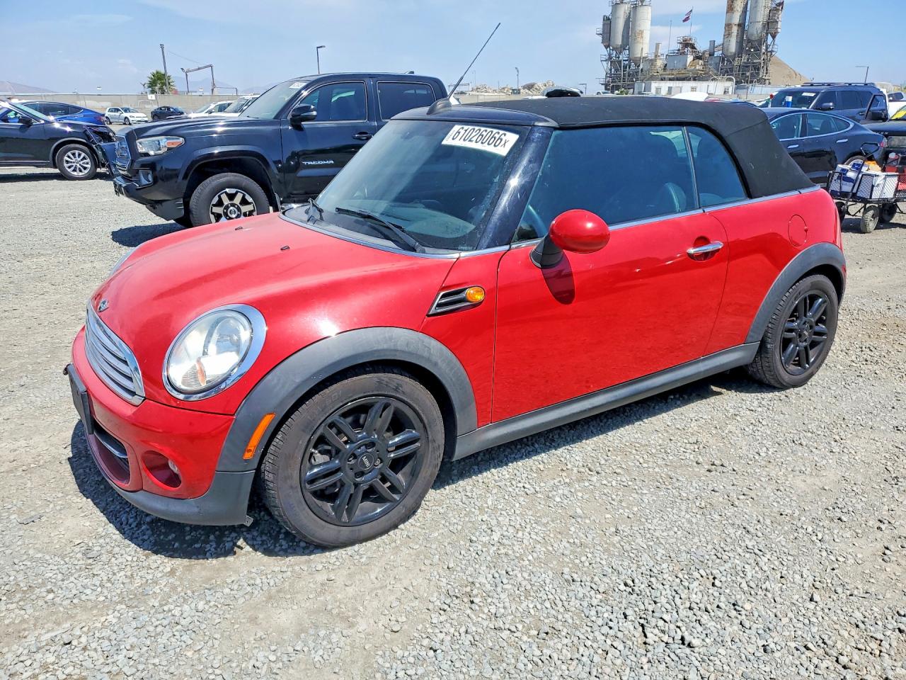 2015 MINI Convertible, VIN WMWZN3C57FT862136 — Мелкие вмятины и царапины