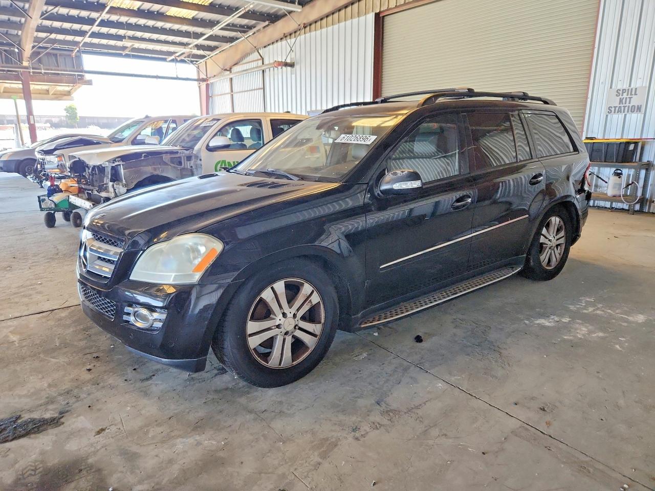 2008 Mercedes-Benz GL 450, VIN 4JGBF71EX8A348349 — Rear end