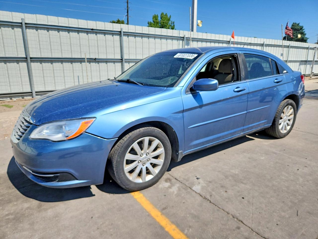 2011 Chrysler 200 Touring, VIN 1C3BC1FG7BN538506 — Перед