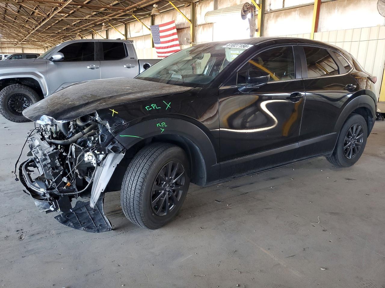 2022 Mazda CX-30 S, VIN 3MVDMBAL4NM407123 — Front end