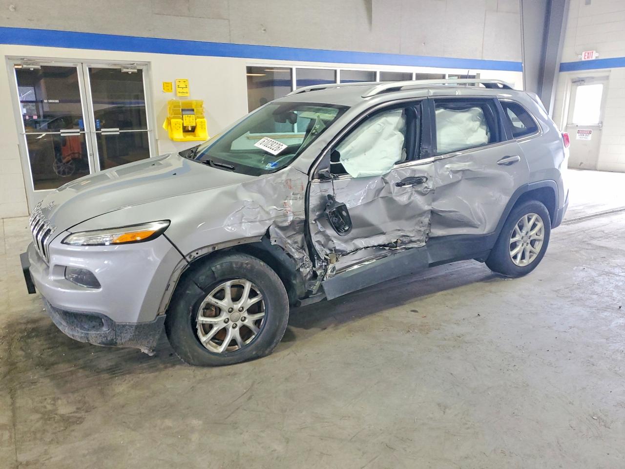 2016 Jeep Cherokee Latitude, VIN 1C4PJMCS7GW194100 — All over