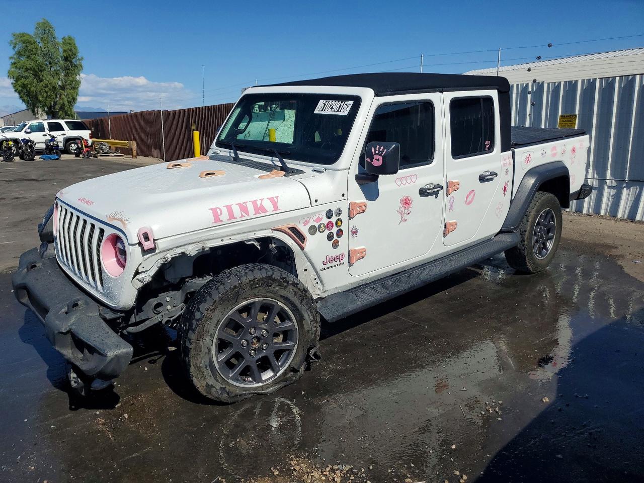 2020 Jeep Gladiator Sport S, VIN 1C6HJTAG1LL131364 — Front end