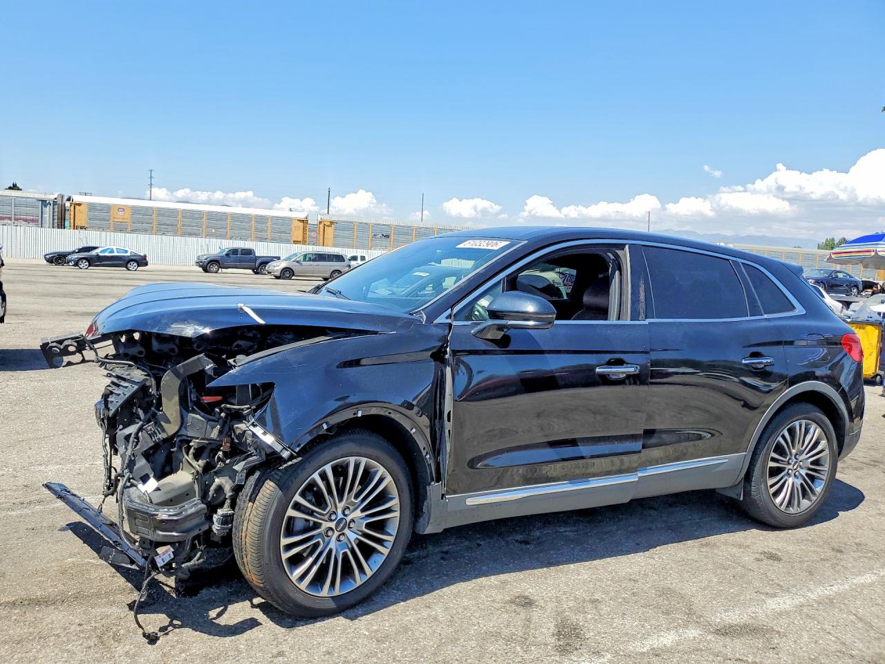 2016 Lincoln MKX Reserve, VIN 2LMTJ6LP9GBL74816 — Front end