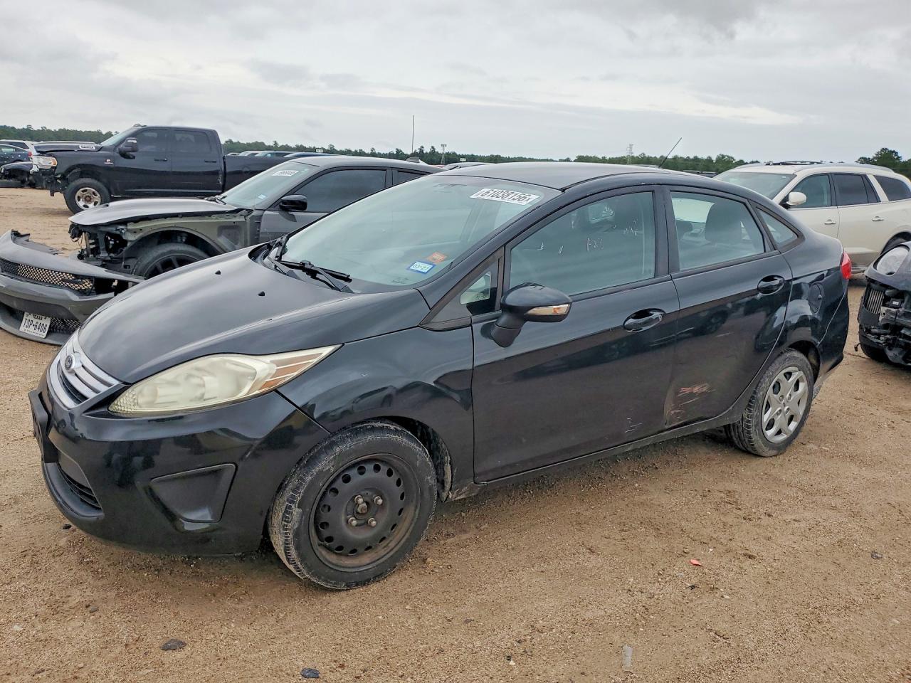 2013 Ford Fiesta SE, VIN 3FADP4BJXDM213296 — Rear end