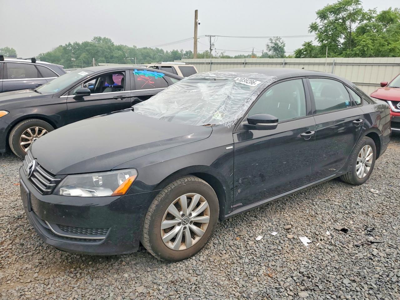 2015 Volkswagen Passat S, VIN 1VWAT7A37FC055353 — Перед