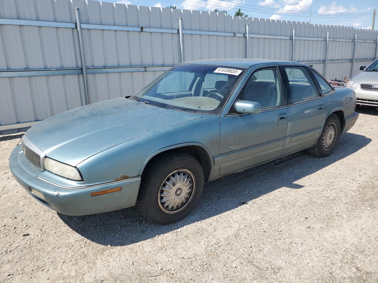 1995 Buick Regal Custom, VIN 2G4WB52L5S1447015 — Вандализм