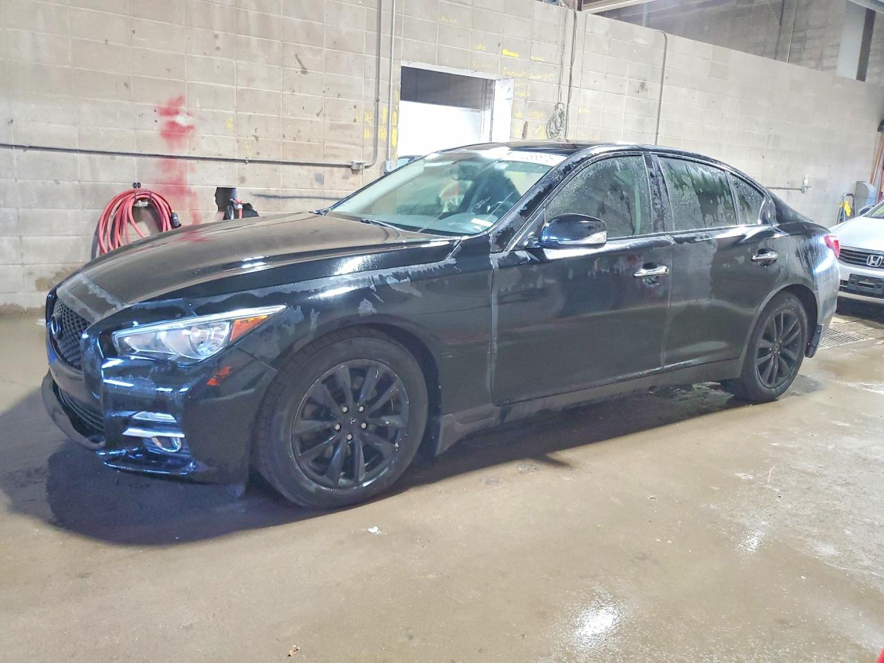2016 Infiniti Q50 Premium, VIN JN1EV7AR4GM342991 — Вандализм