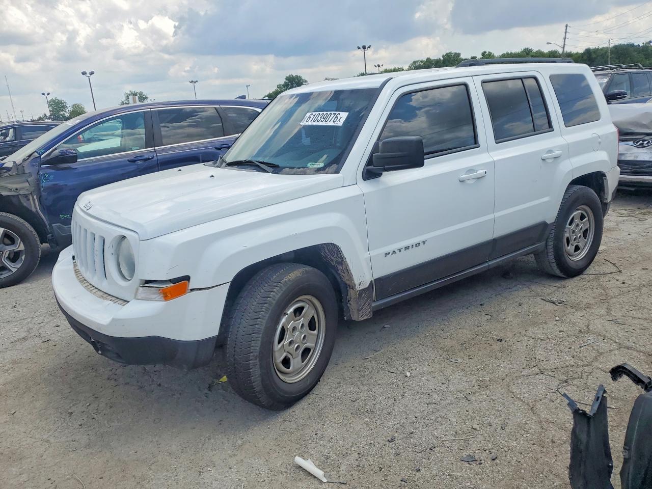 2016 Jeep Patriot Sport, VIN 1C4NJRBB7GD669150 — Front end