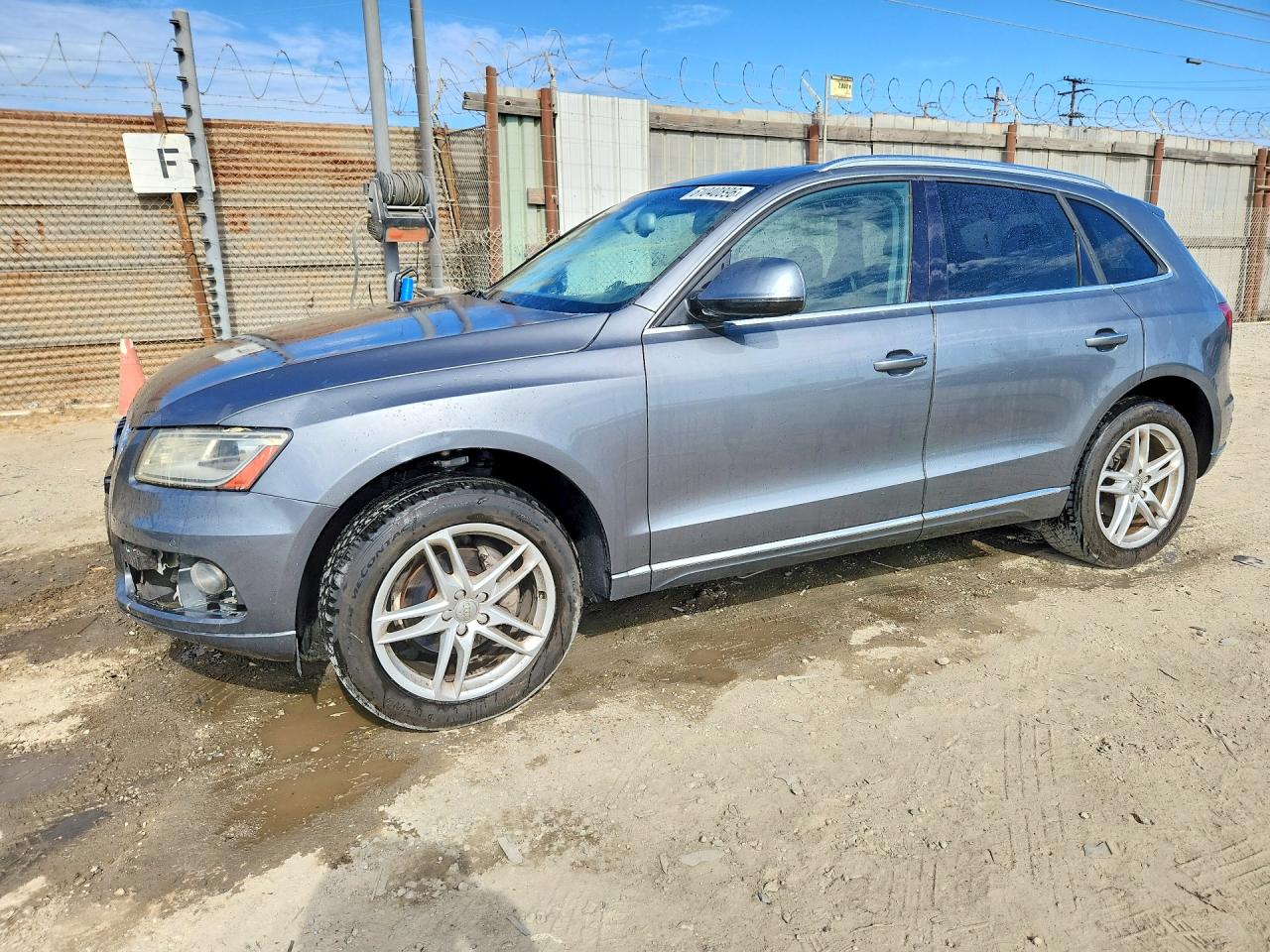 2016 Audi Q5 Premium Plus, VIN WA1L2AFPXGA144302 — Minor dents and scratches