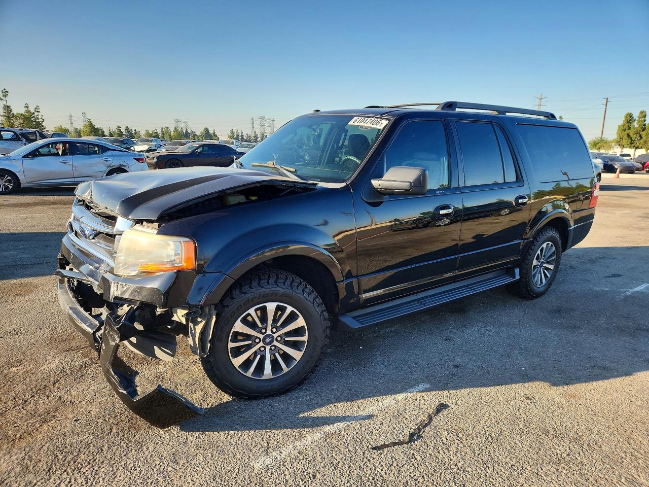 2017 Ford Expedition Max XLT, VIN 1FMJK1JT9HEA08007 — Front end