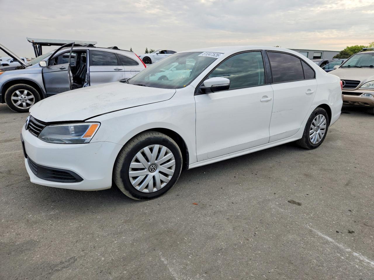 2014 Volkswagen Jetta SE, VIN 3VWD17AJ5EM237972 — Minor dents and scratches