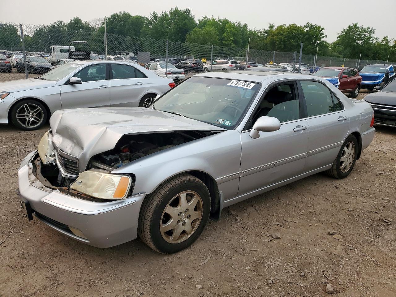 2002 Acura RL, VIN JH4KA96602C016026 — Front end