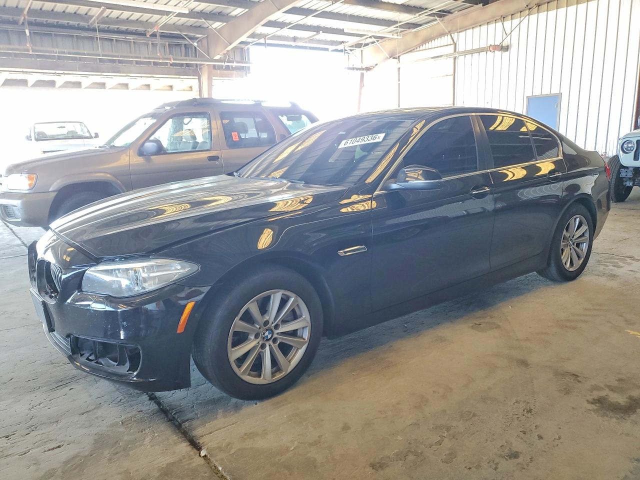 2014 BMW 5 Series 528i, VIN WBA5A5C51ED502021 — Front end