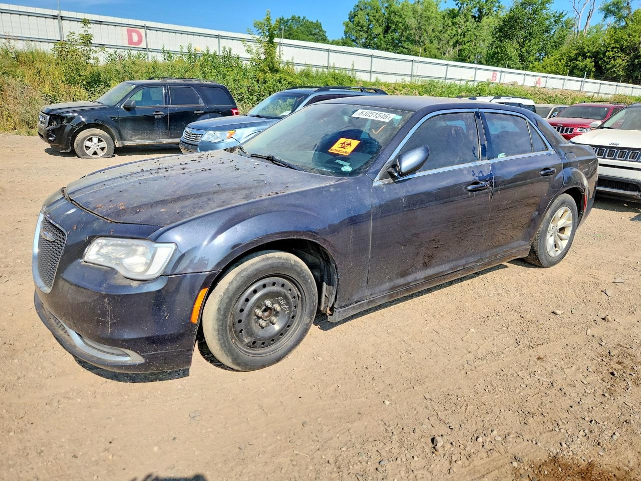 2015 Chrysler 300 Limited, VIN 2C3CCAAG8FH830448 — Перед