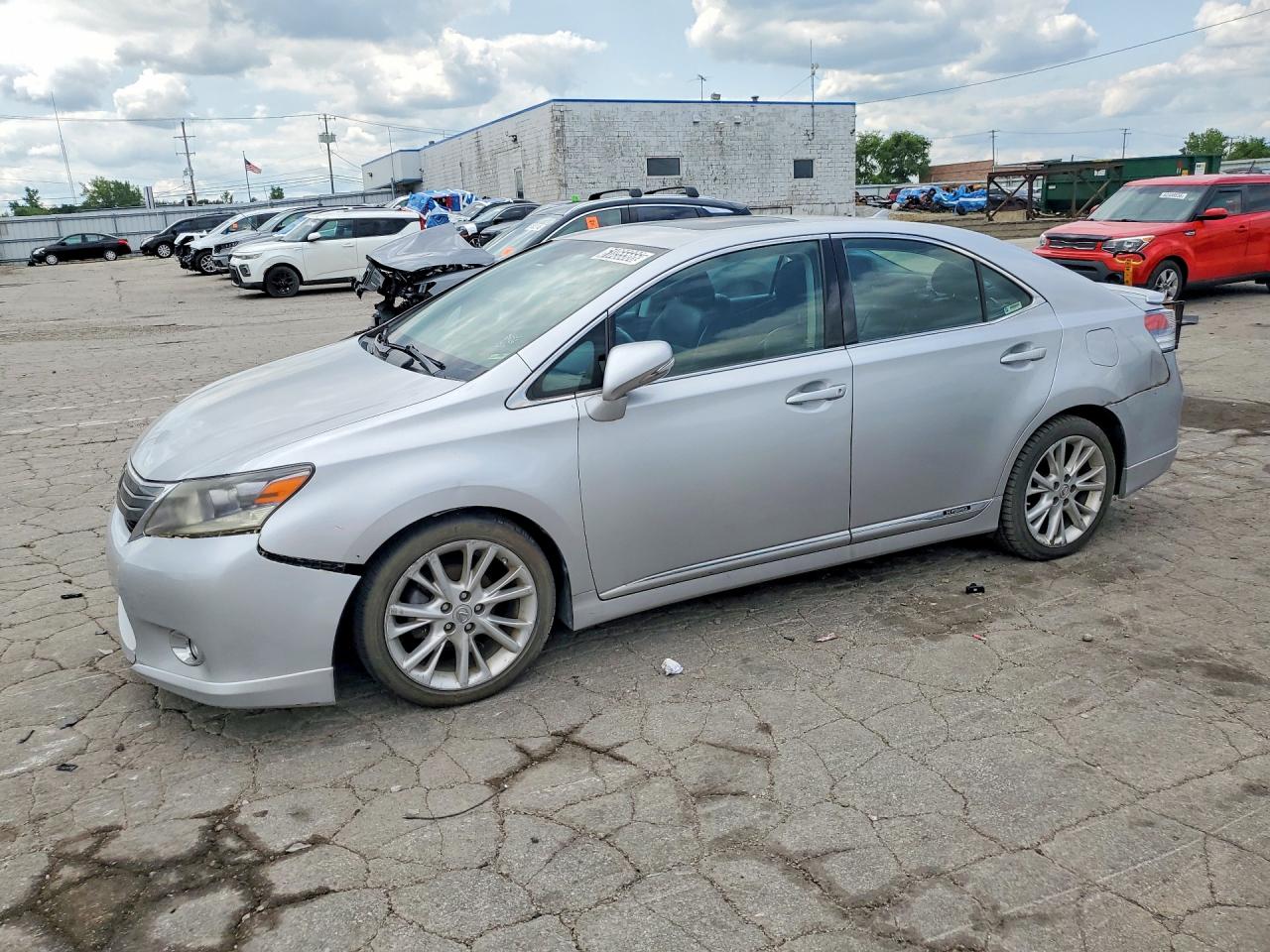 2010 Lexus HS 250h Premium, VIN JTHBB1BA6A2005092 — Front end