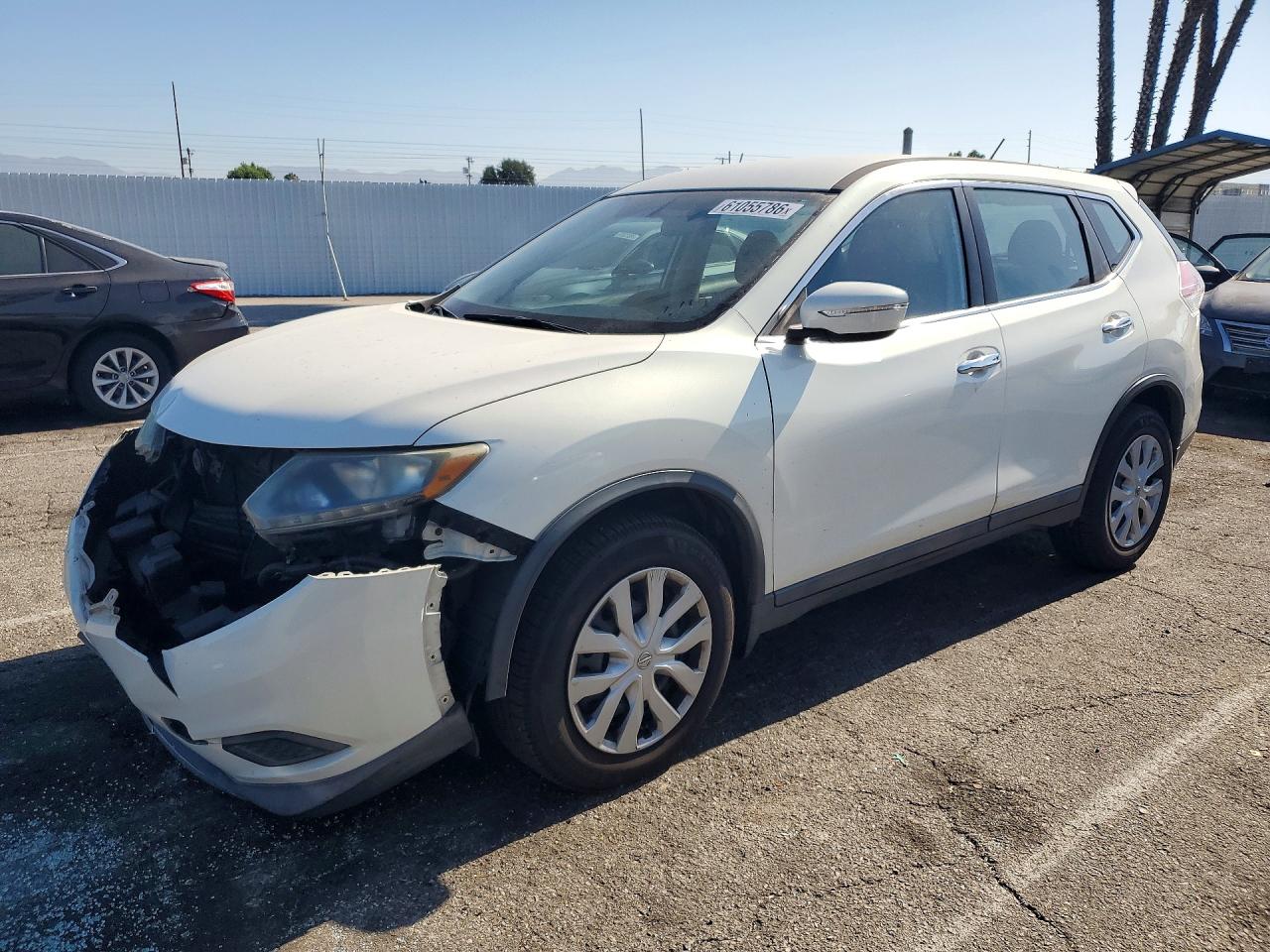 2014 Nissan Rogue S, VIN 5N1AT2MT3EC857944 — Front end